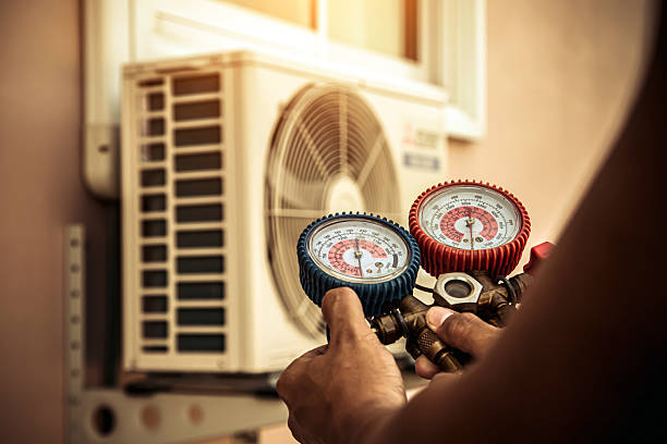Professional Ductwork Repair technician working in Danville, IL